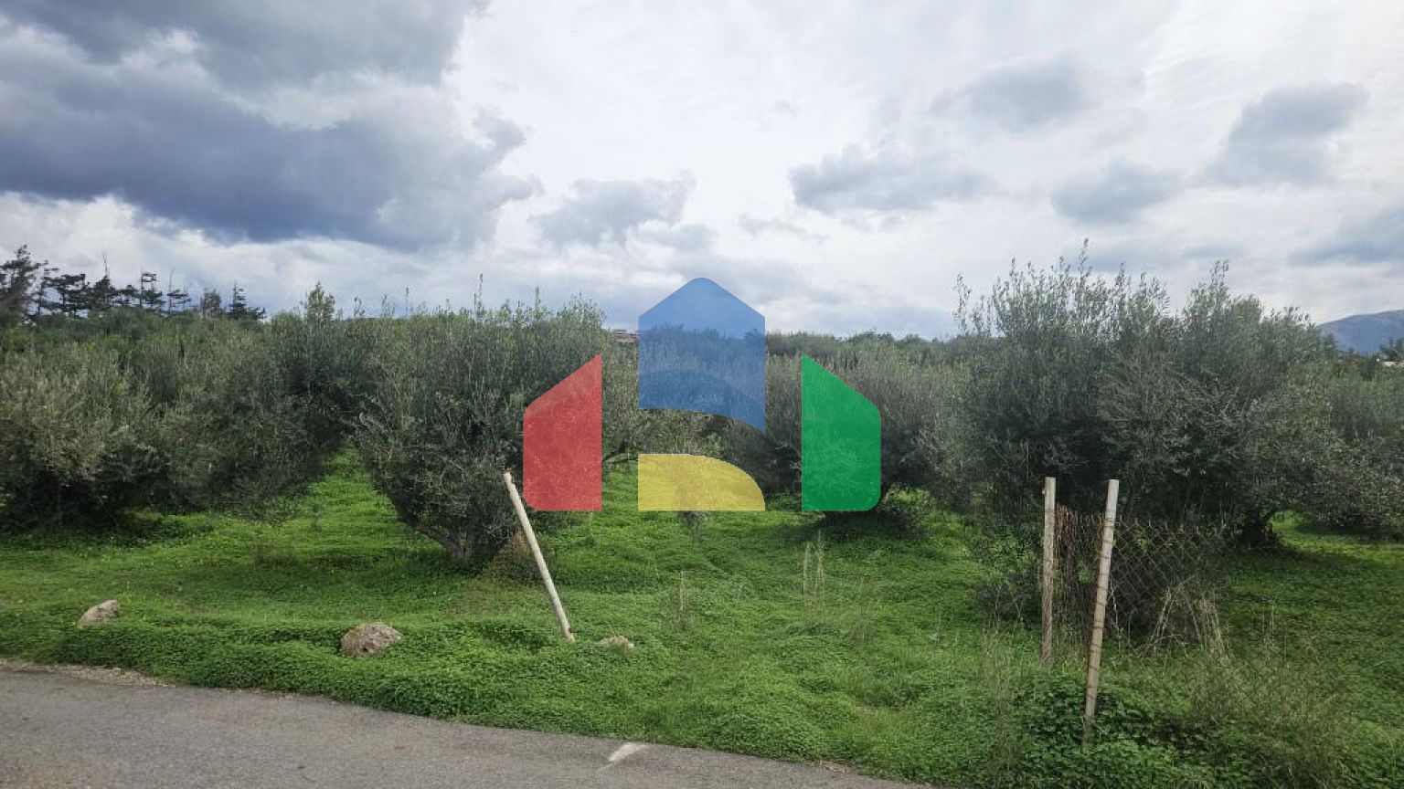 Продаж - Земельна ділянка 8500 m² на Криті