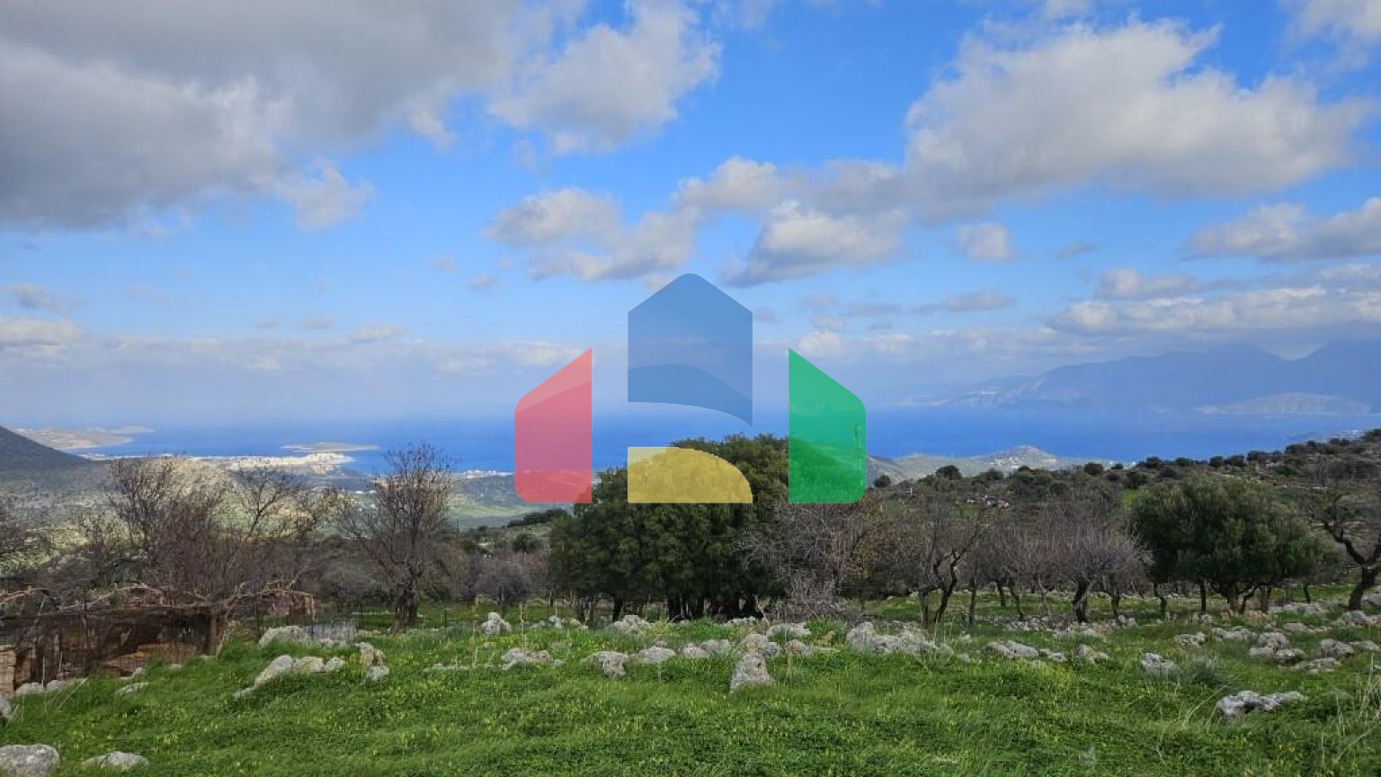 Продаж - Земельна ділянка 564 m² на Криті