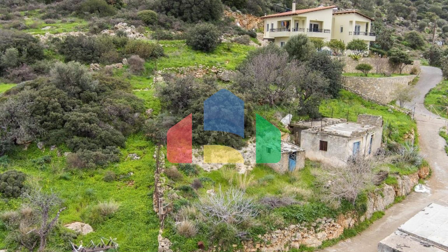 Продаж - Земельна ділянка 997 m² на Криті