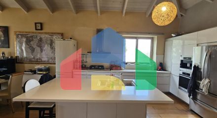 Продаж - Котедж 262 m² на Криті