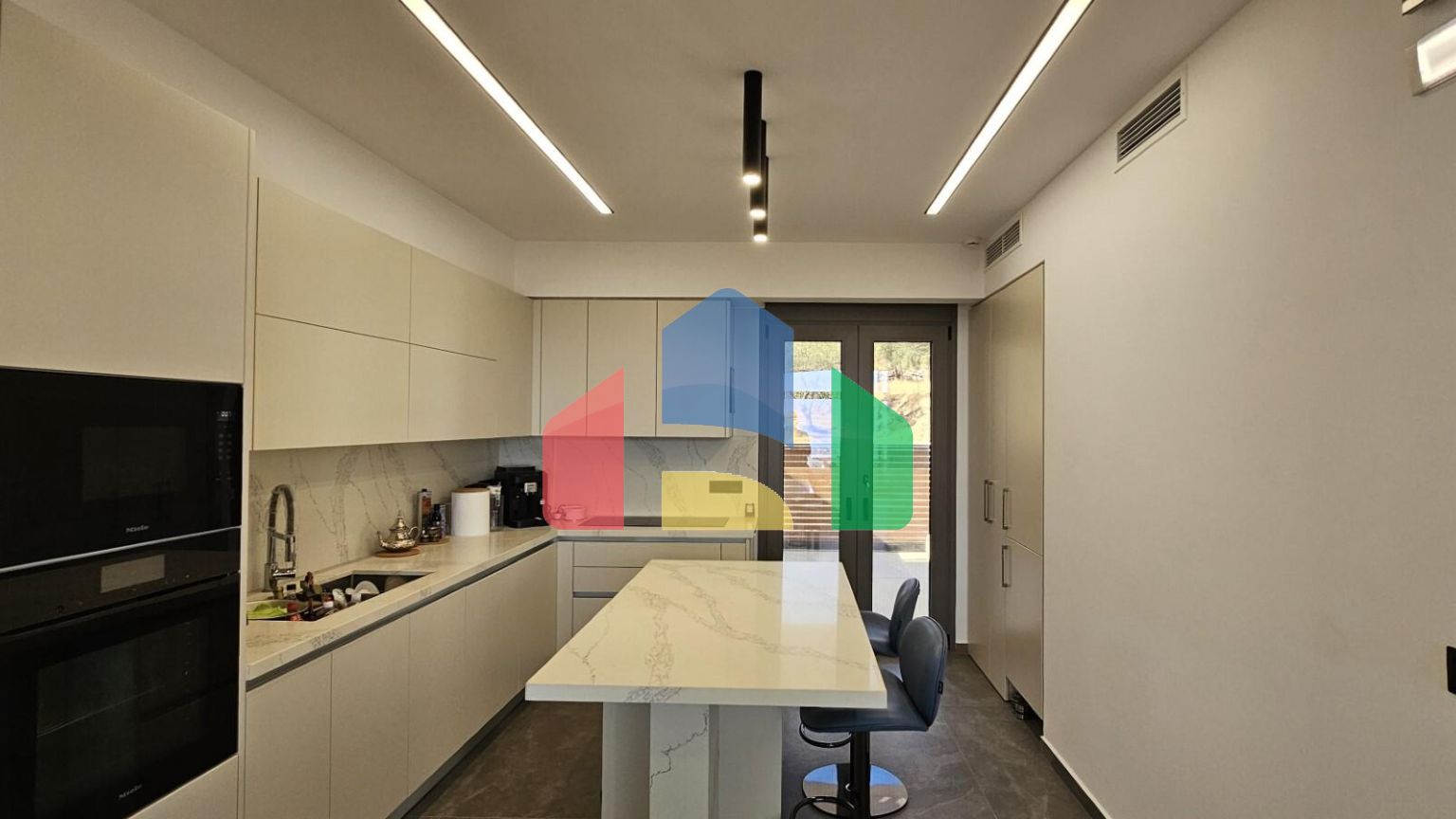 Продаж - Вілла 130 m² на Криті