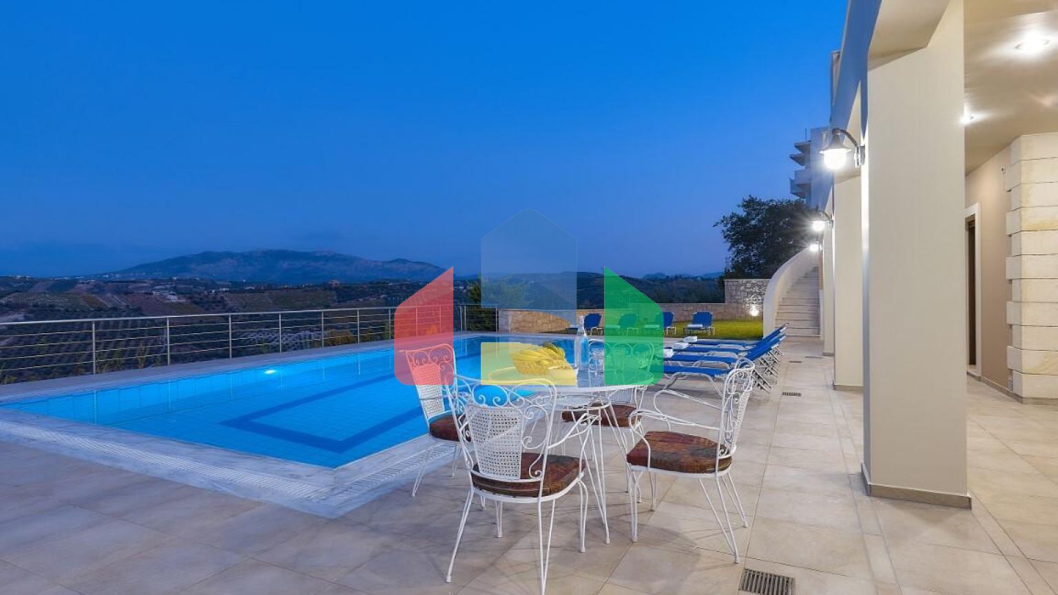 Продаж - Вілла 380 m² на Криті