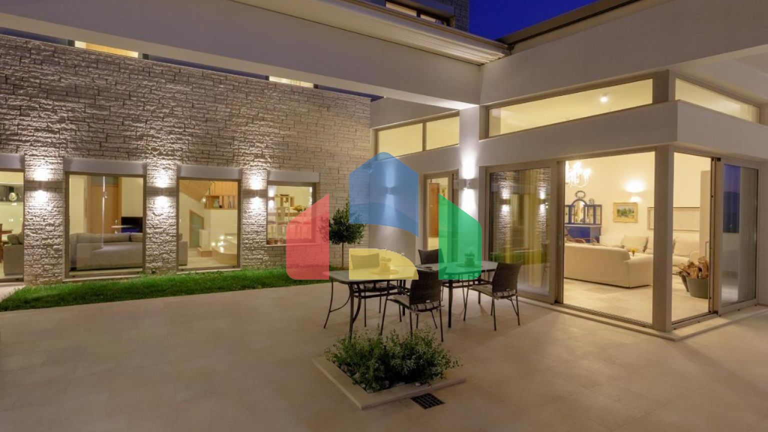 Продаж - Вілла 687 m² на Криті