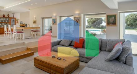 Продаж - Вілла 687 m² на Криті