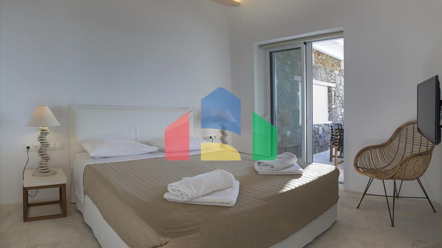 Продаж - Земельна ділянка 22000 m² на Міконосі