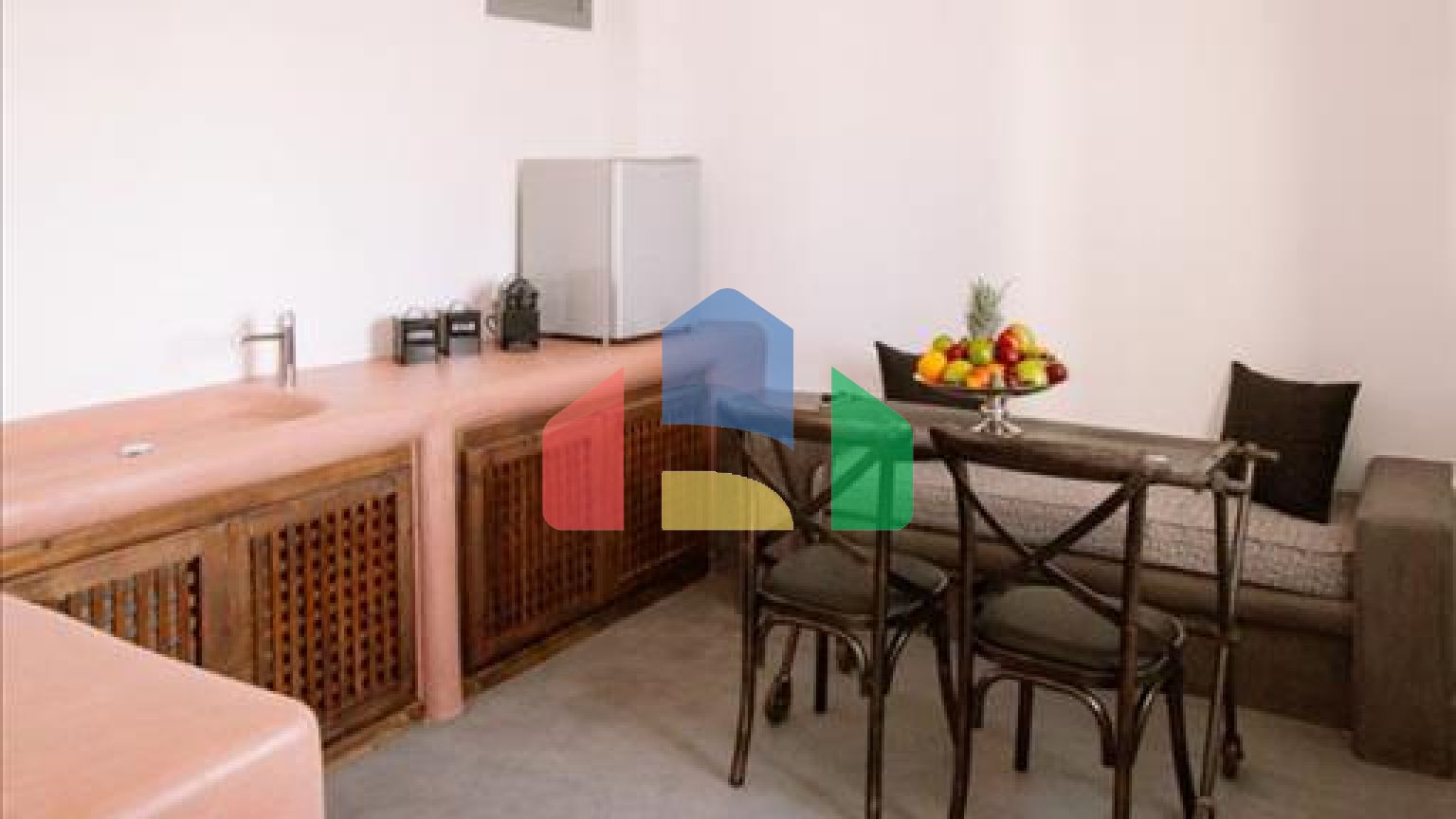 Продаж - Бізнес 1046 m² на Санторіні