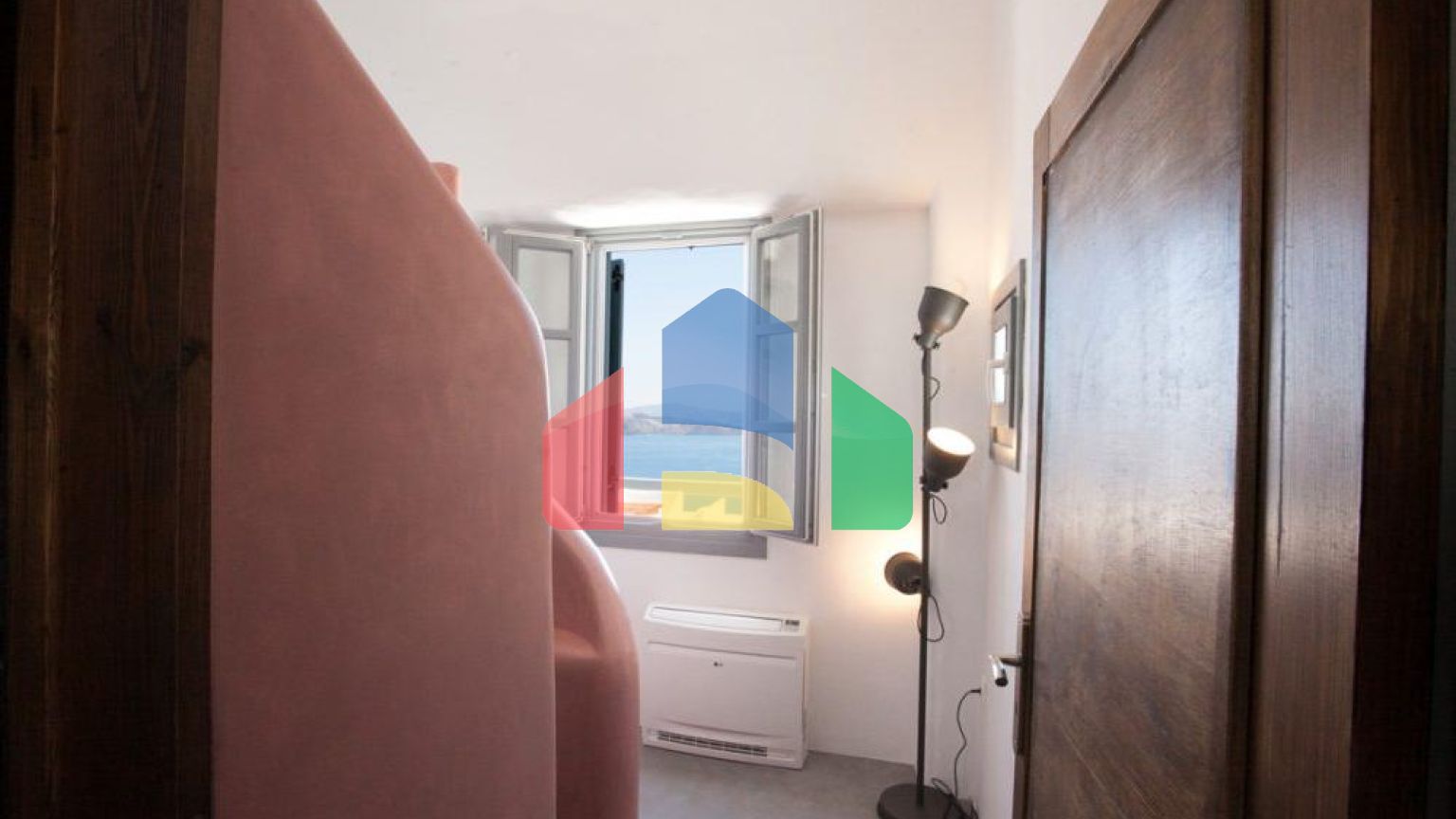 Продаж - Бізнес 1046 m² на Санторіні