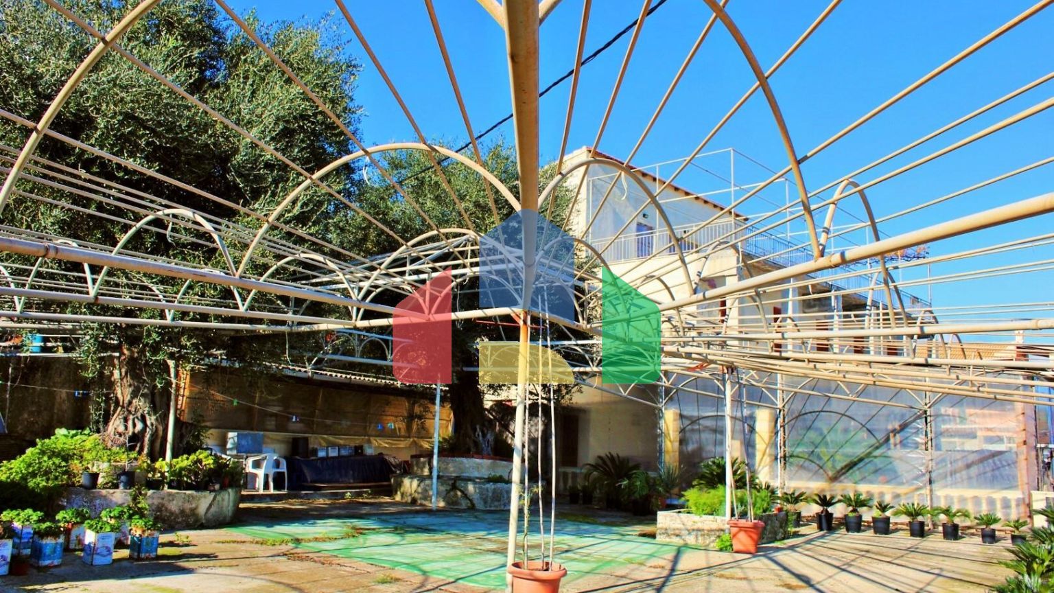 Продажа - Здание 560 m² на о. Корфу