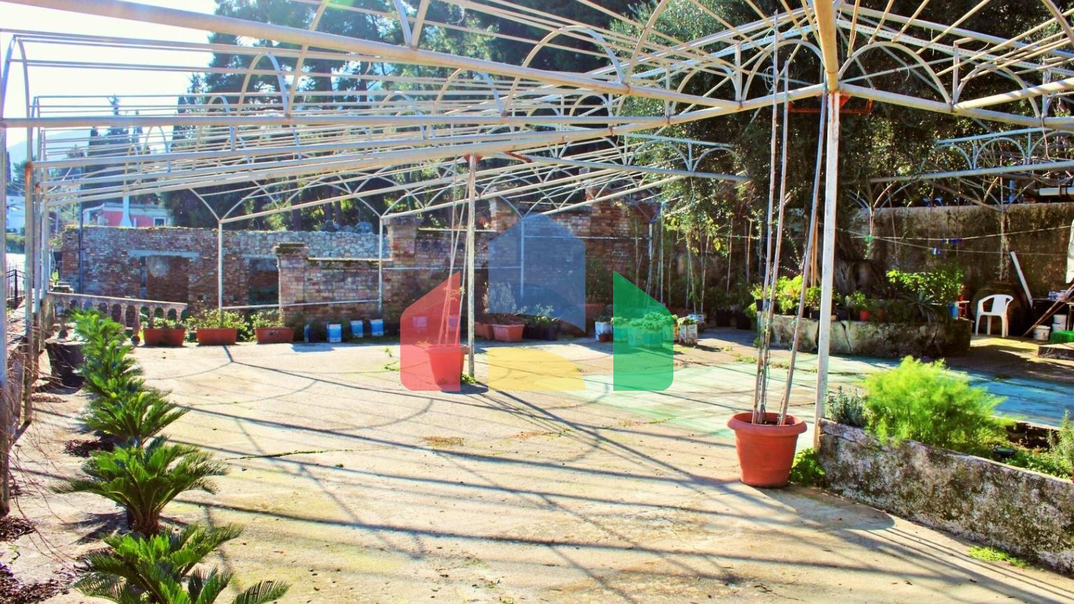 Продажа - Здание 560 m² на о. Корфу