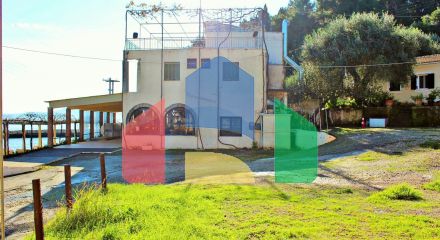 Продажа - Здание 560 m² на о. Корфу