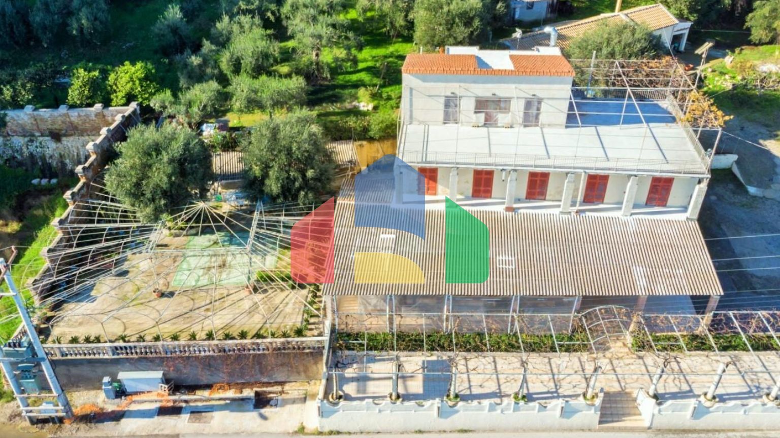 Продажа - Здание 560 m² на о. Корфу