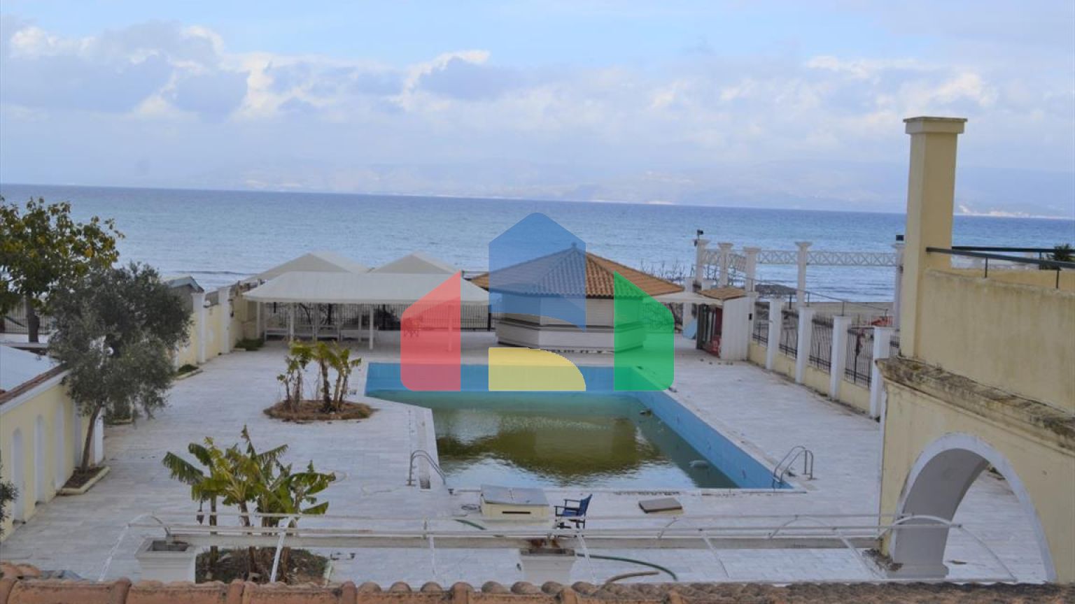 Продаж - Готель 1280 m² на о. Корфу