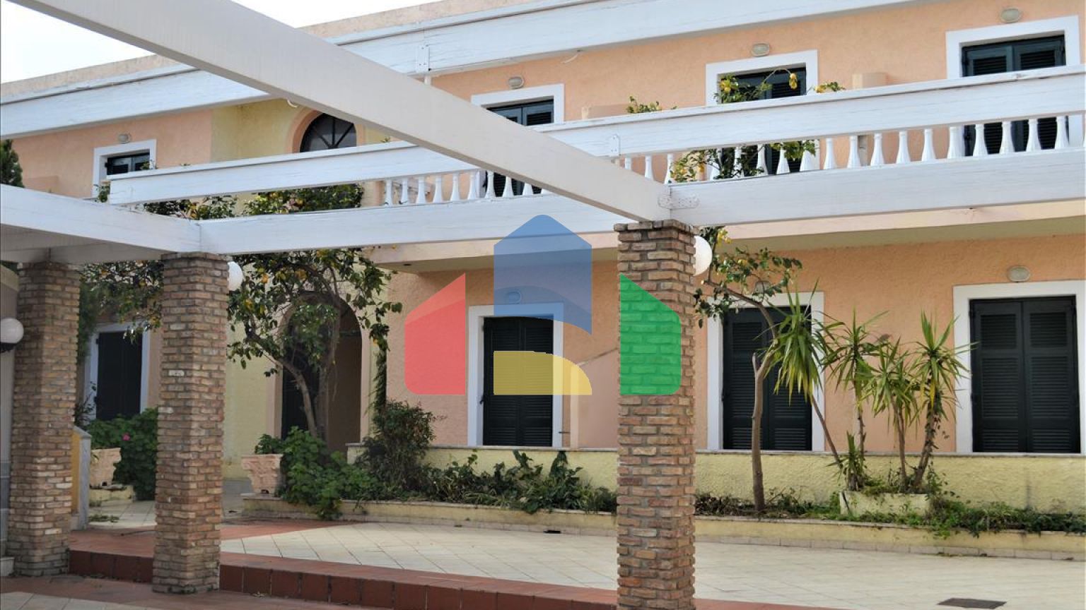 Продаж - Готель 1280 m² на о. Корфу