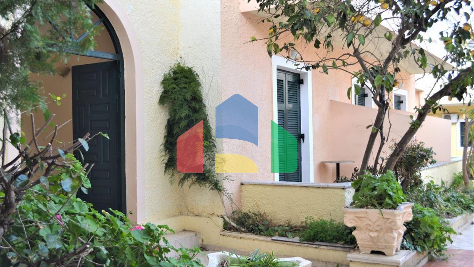 Продаж - Готель 1280 m² на о. Корфу