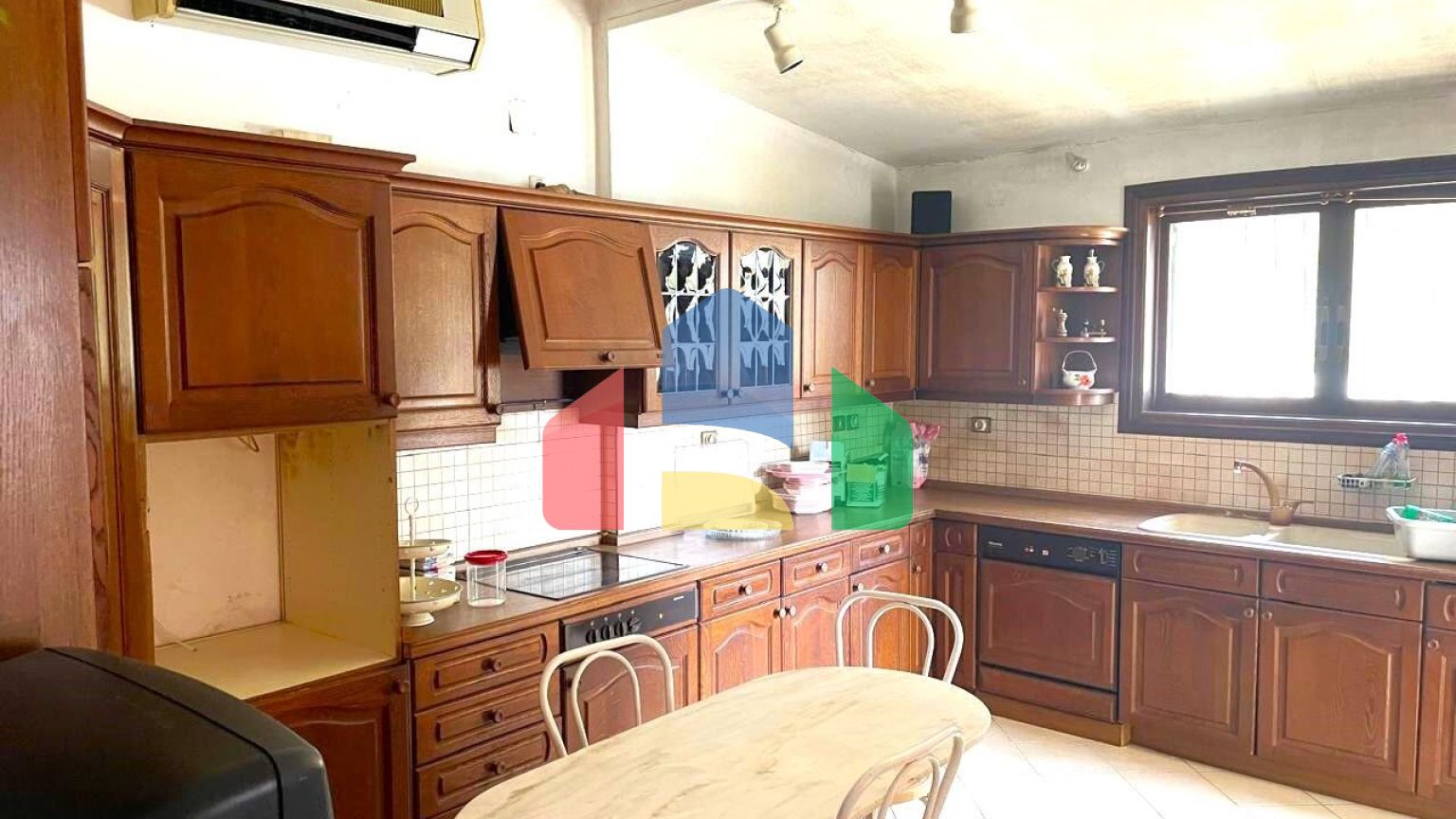 Продаж - Котедж 318 m² на о. Корфу