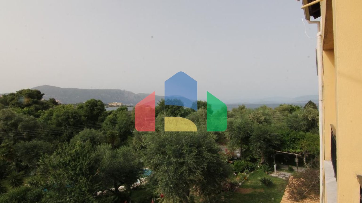 Продаж - Готель 469 m² на о. Корфу