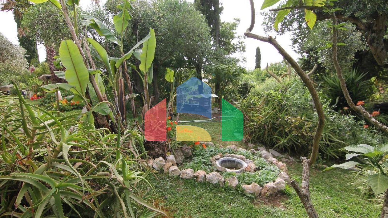 Продаж - Готель 469 m² на о. Корфу