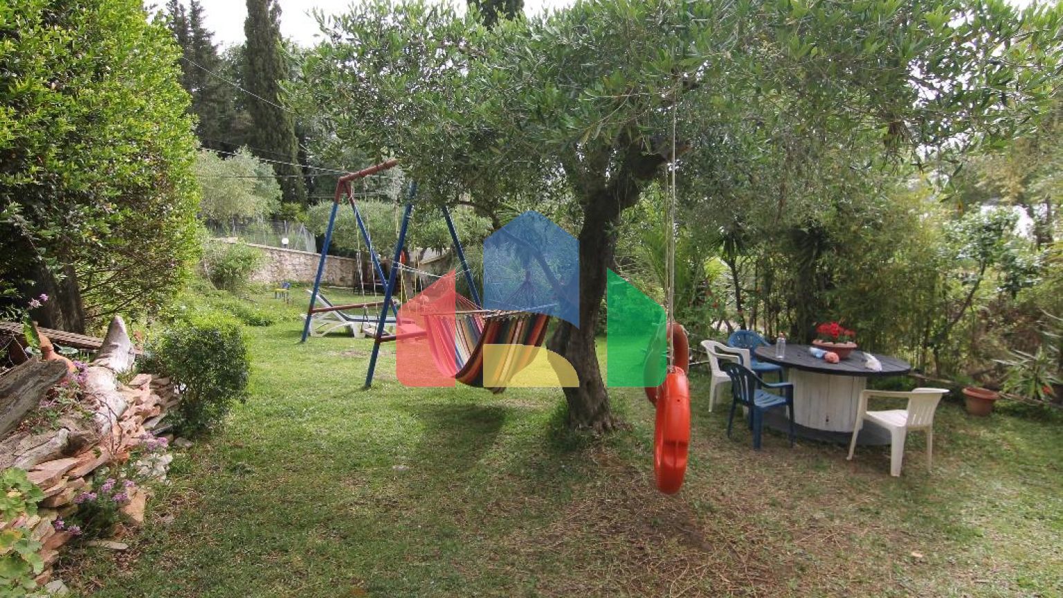 Продаж - Готель 469 m² на о. Корфу