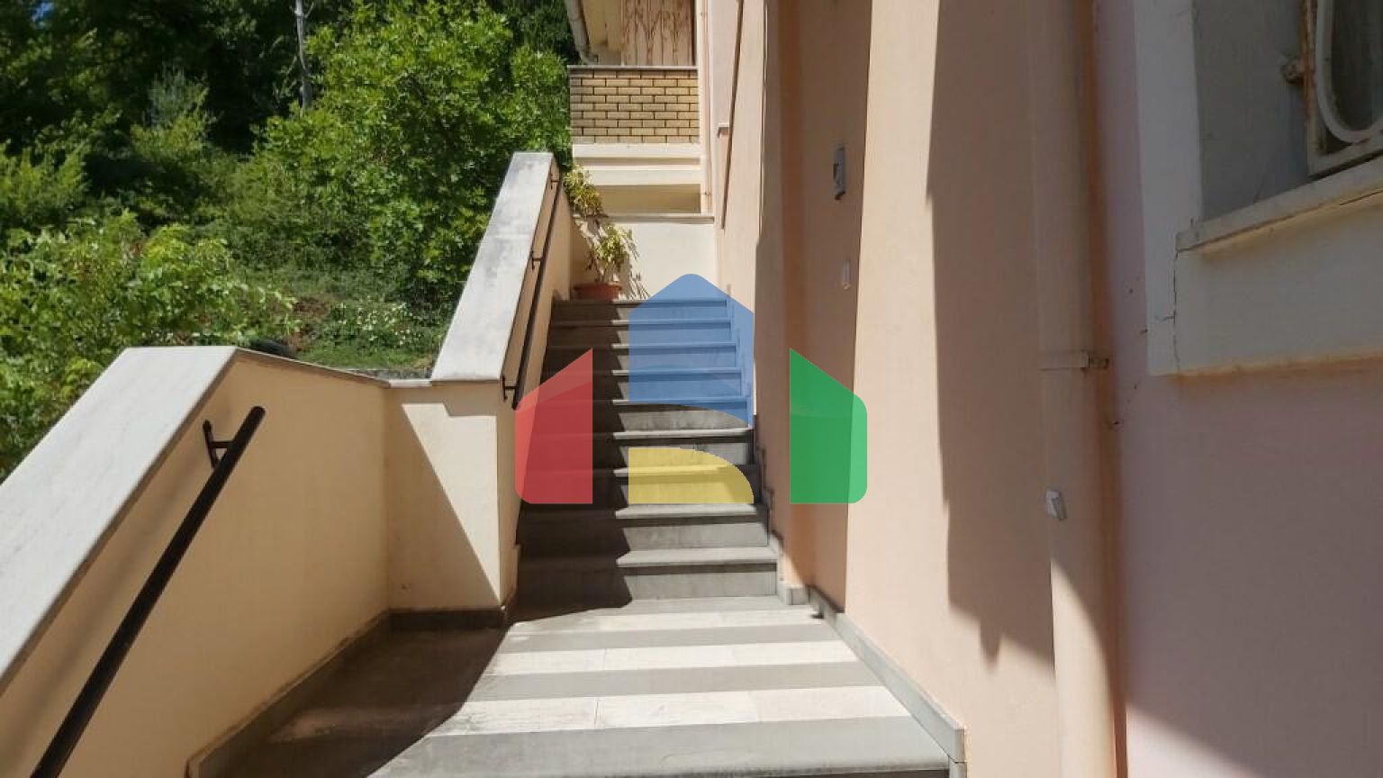 Продаж - Таунхаус 400 m² на о. Корфу