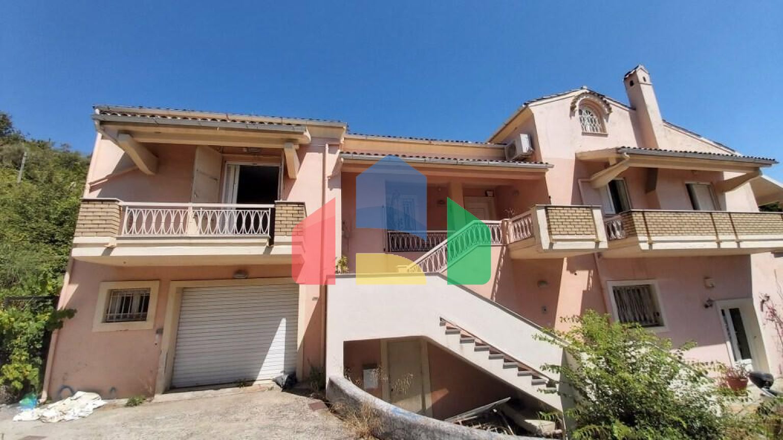 Продаж - Таунхаус 400 m² на о. Корфу