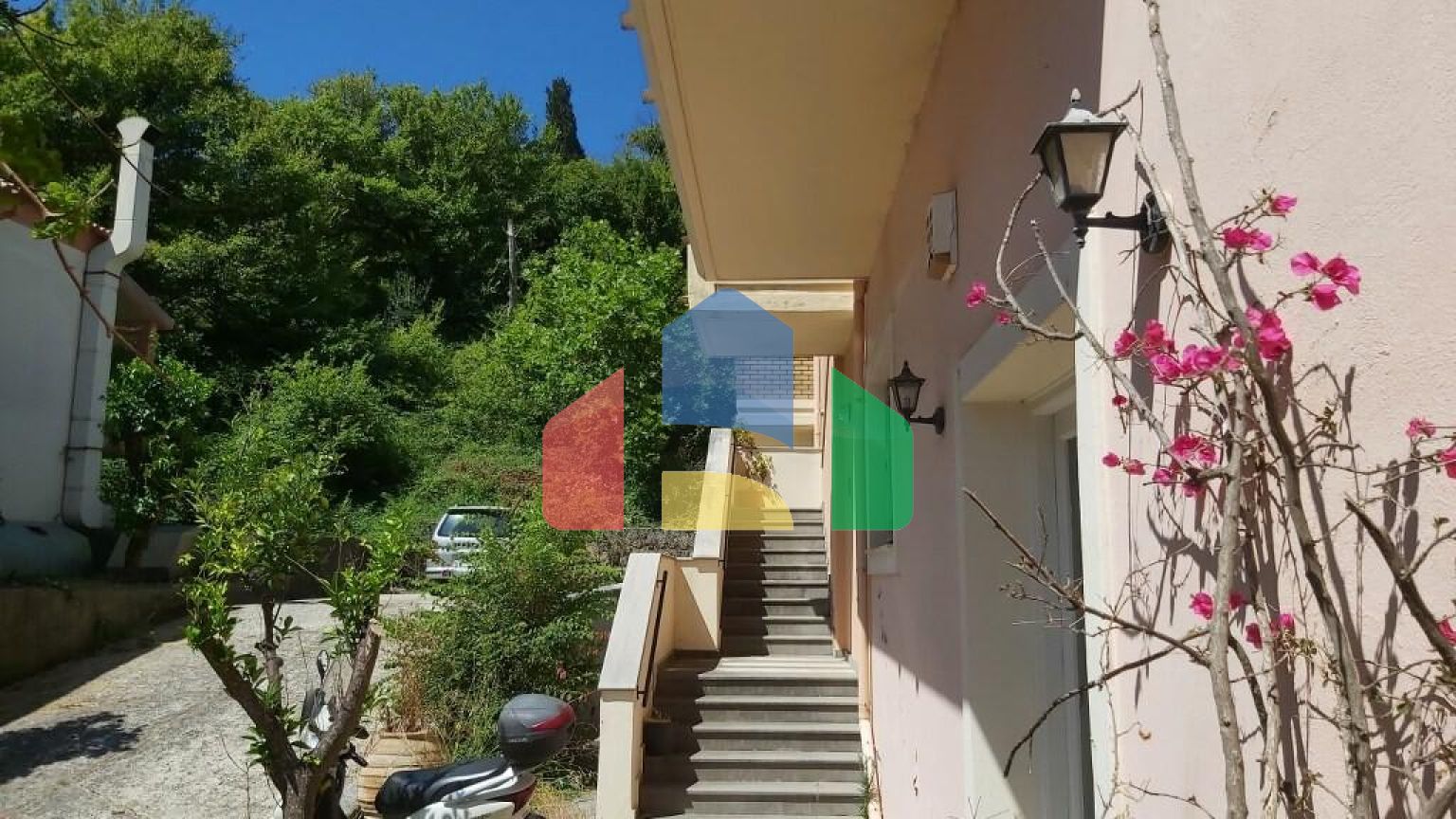 Продаж - Таунхаус 400 m² на о. Корфу