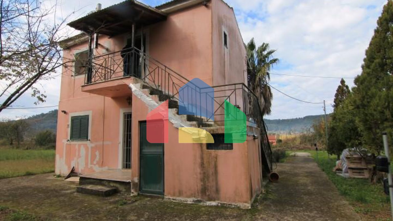 Продаж - Котедж 80 m² на о. Корфу