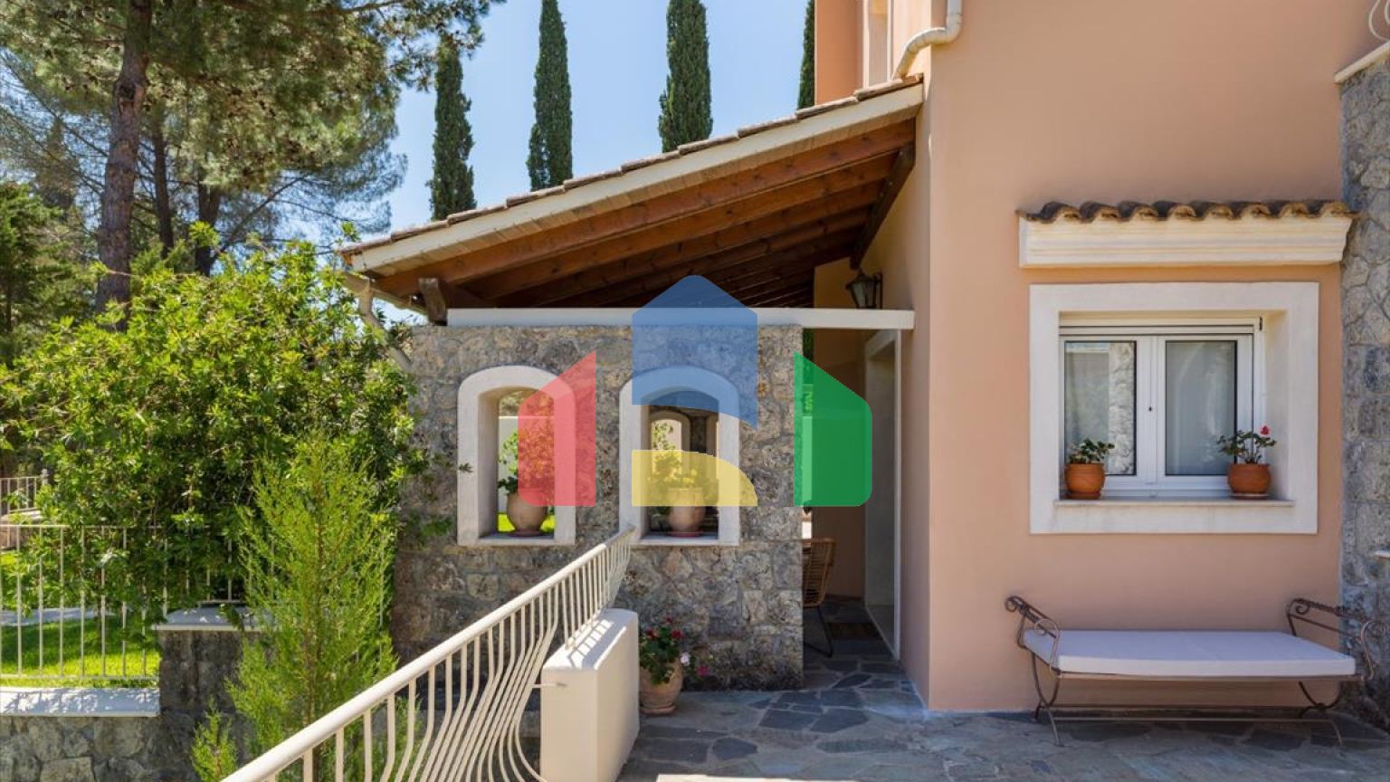 Продажа - Вилла 300 m² на о. Корфу