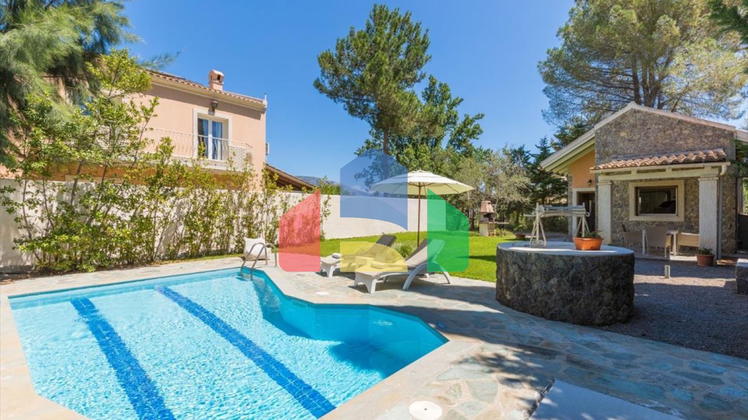 Продажа - Вилла 300 m² на о. Корфу