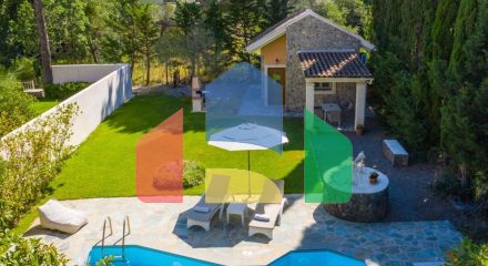 Продажа - Вилла 300 m² на о. Корфу