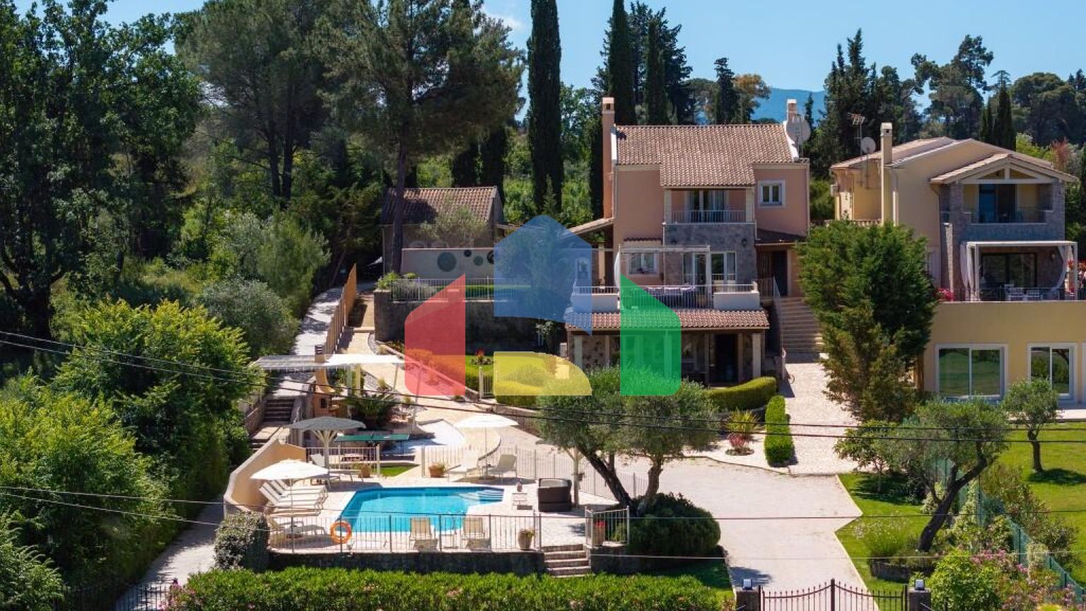 Продажа - Вилла 300 m² на о. Корфу