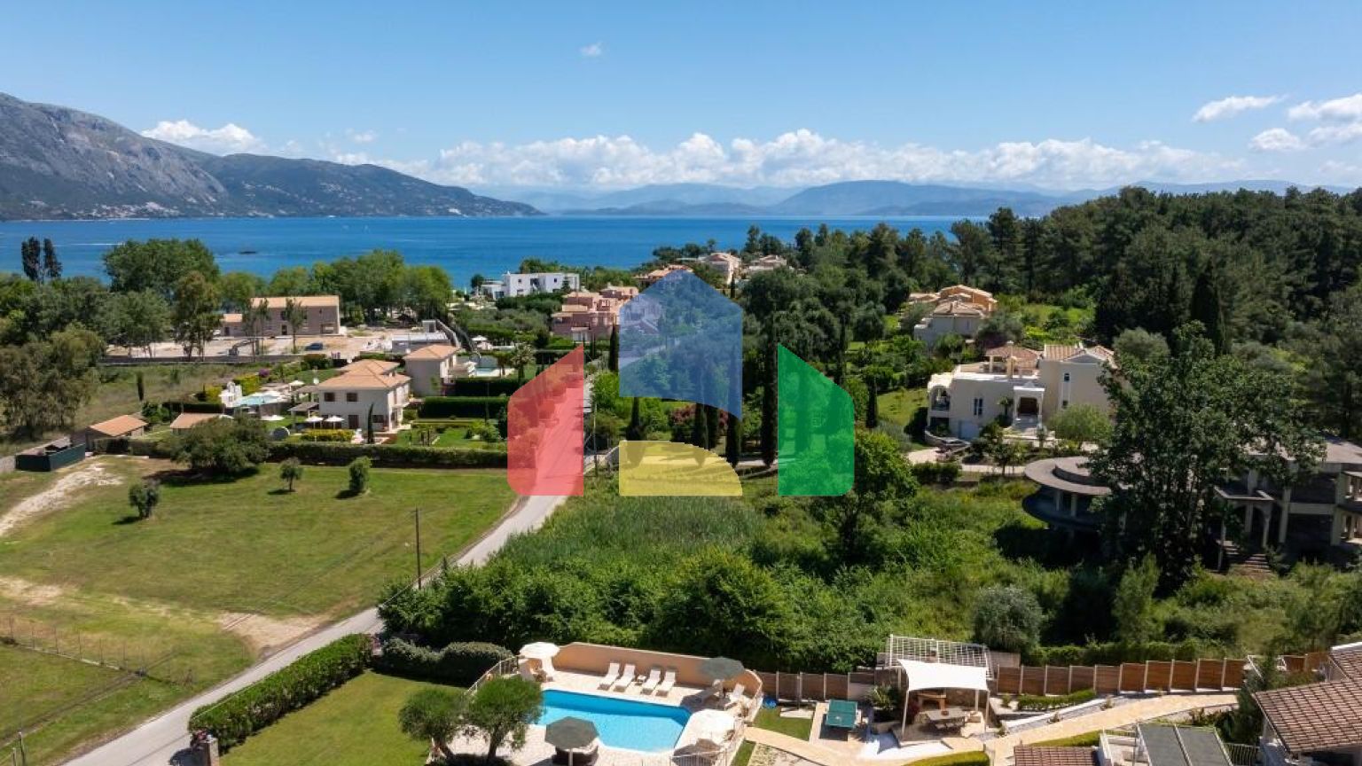 Продажа - Вилла 300 m² на о. Корфу