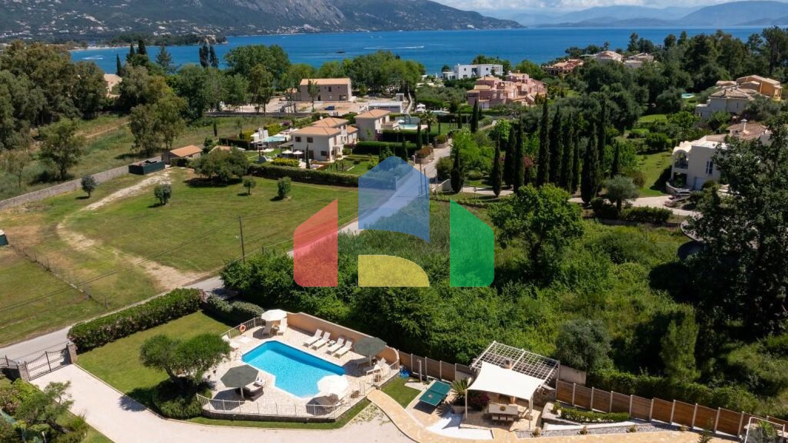 Продажа - Вилла 300 m² на о. Корфу