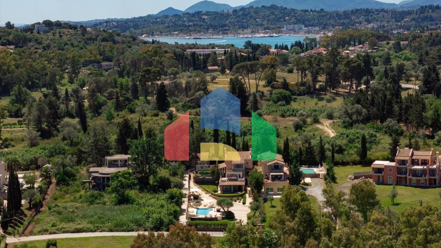 Продажа - Вилла 300 m² на о. Корфу