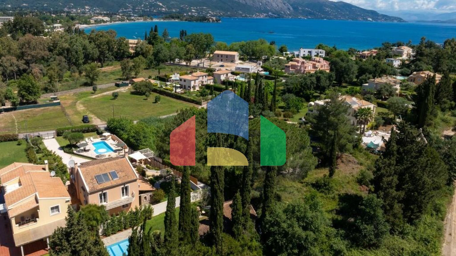 Продажа - Вилла 300 m² на о. Корфу