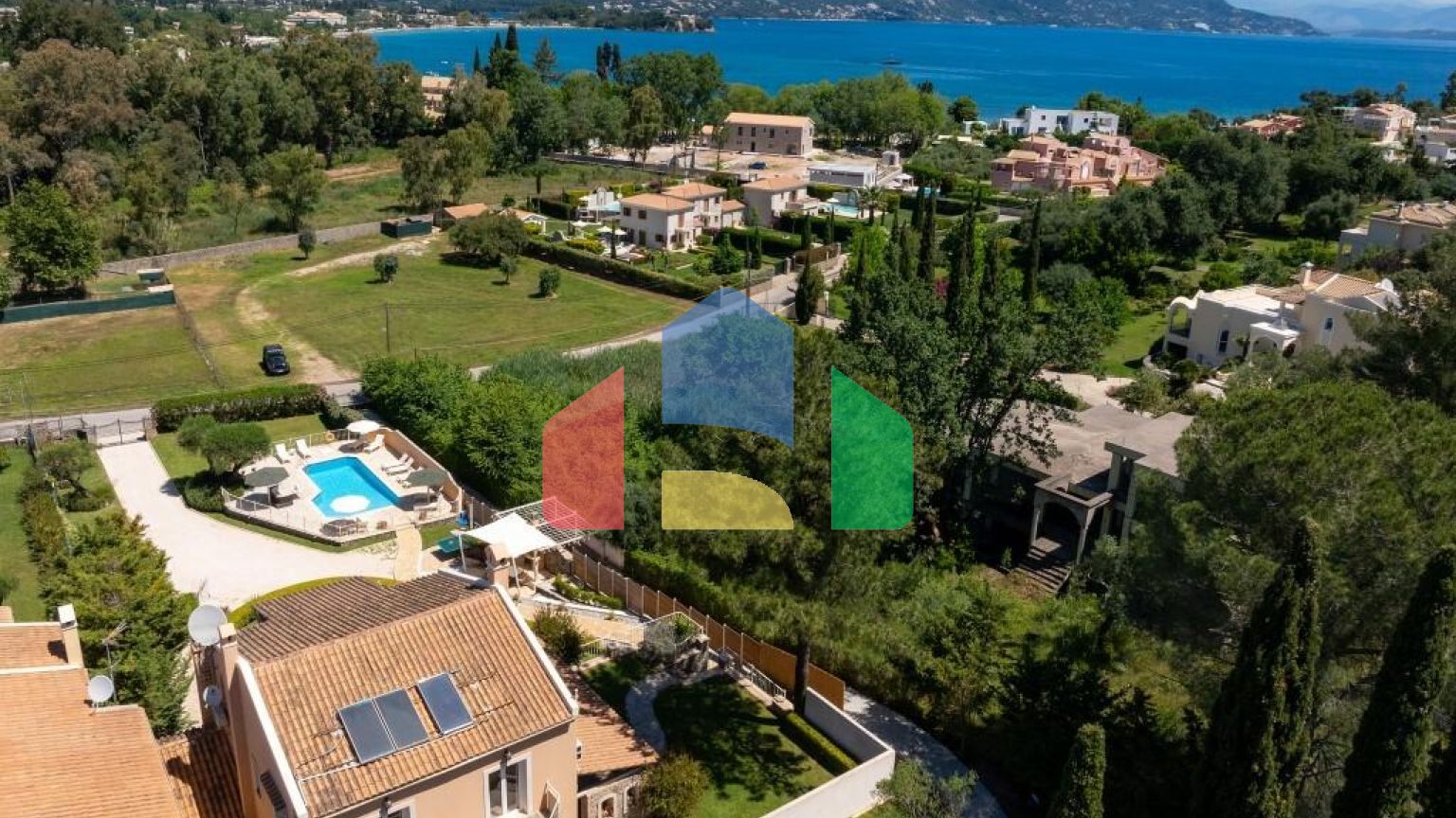 Продажа - Вилла 300 m² на о. Корфу