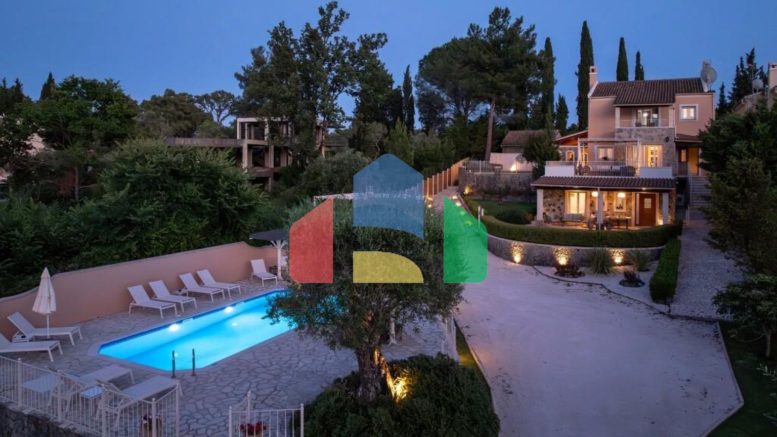 Продажа - Вилла 300 m² на о. Корфу