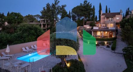 Продажа - Вилла 300 m² на о. Корфу