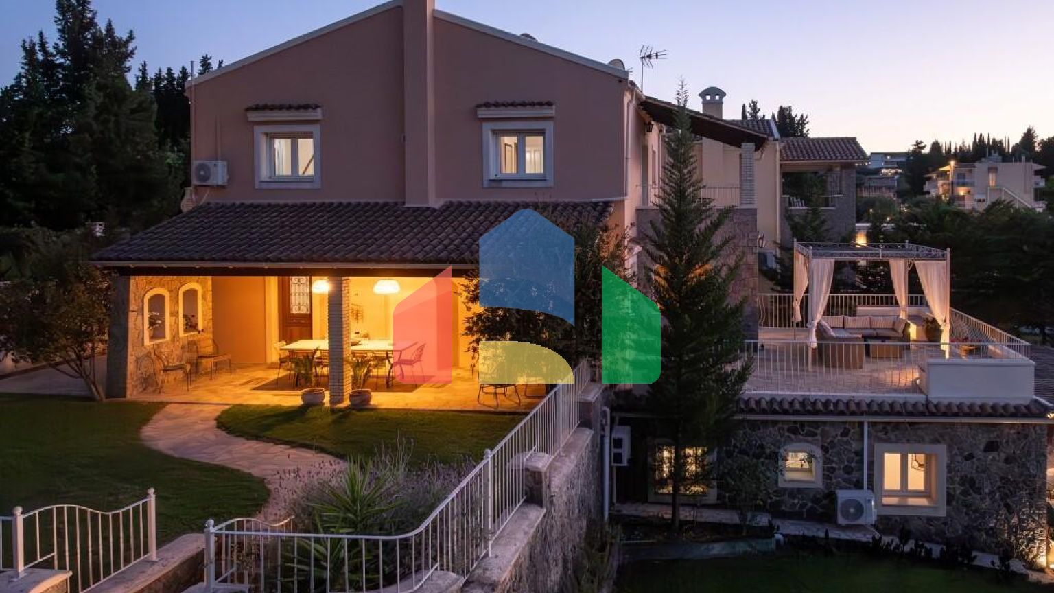 Продажа - Вилла 300 m² на о. Корфу