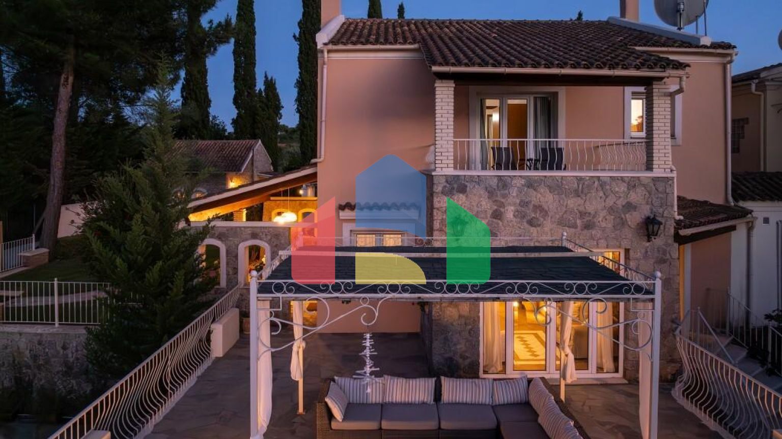 Продажа - Вилла 300 m² на о. Корфу