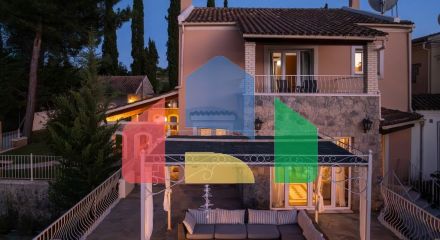 Продажа - Вилла 300 m² на о. Корфу