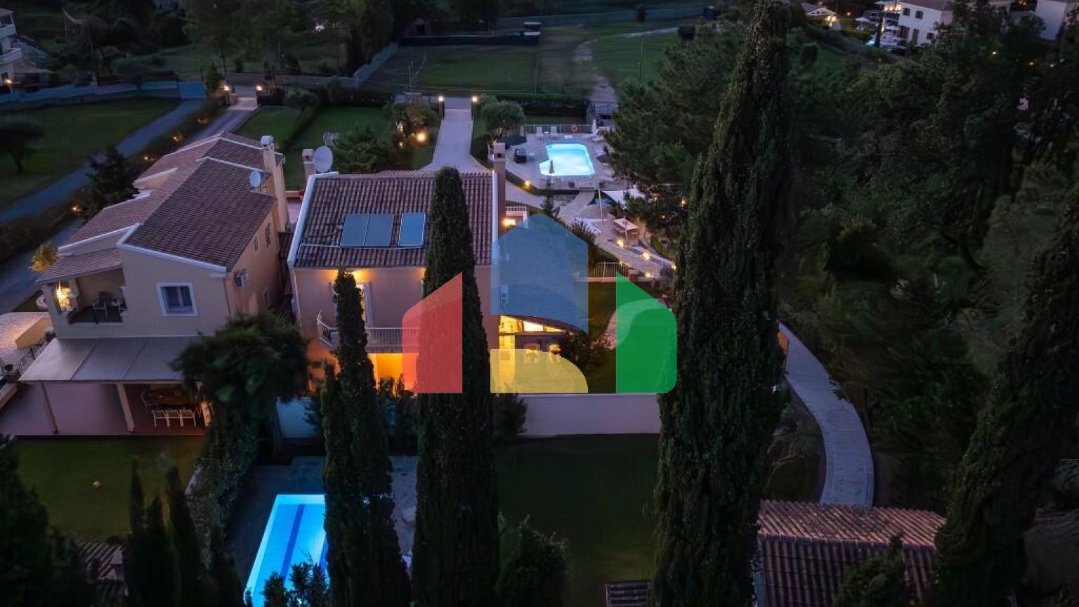 Продажа - Вилла 300 m² на о. Корфу