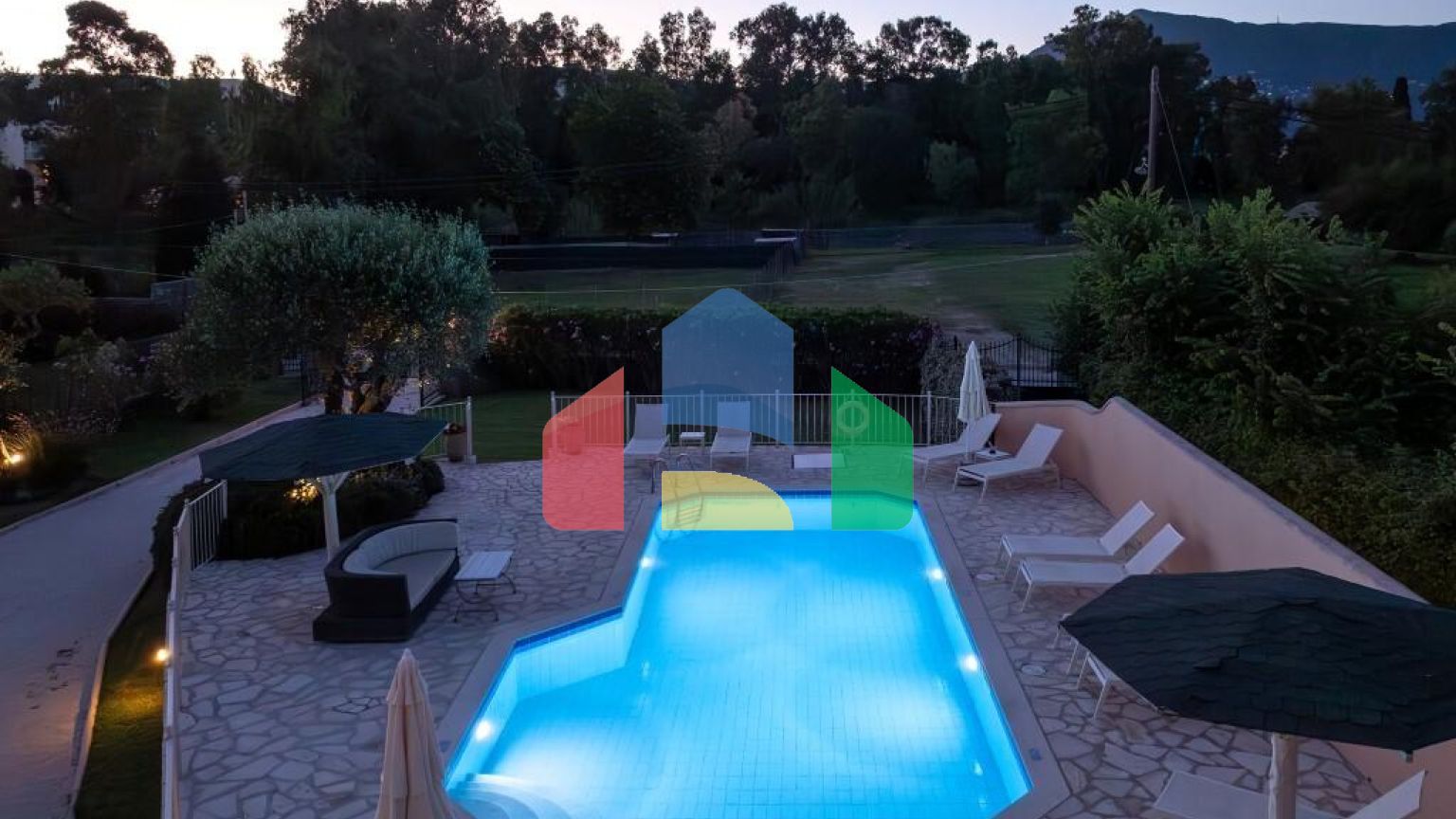 Продажа - Вилла 300 m² на о. Корфу