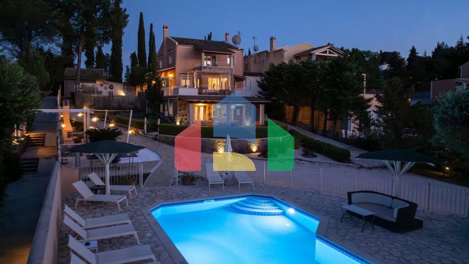 Продажа - Вилла 300 m² на о. Корфу