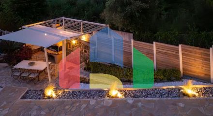 Продажа - Вилла 300 m² на о. Корфу