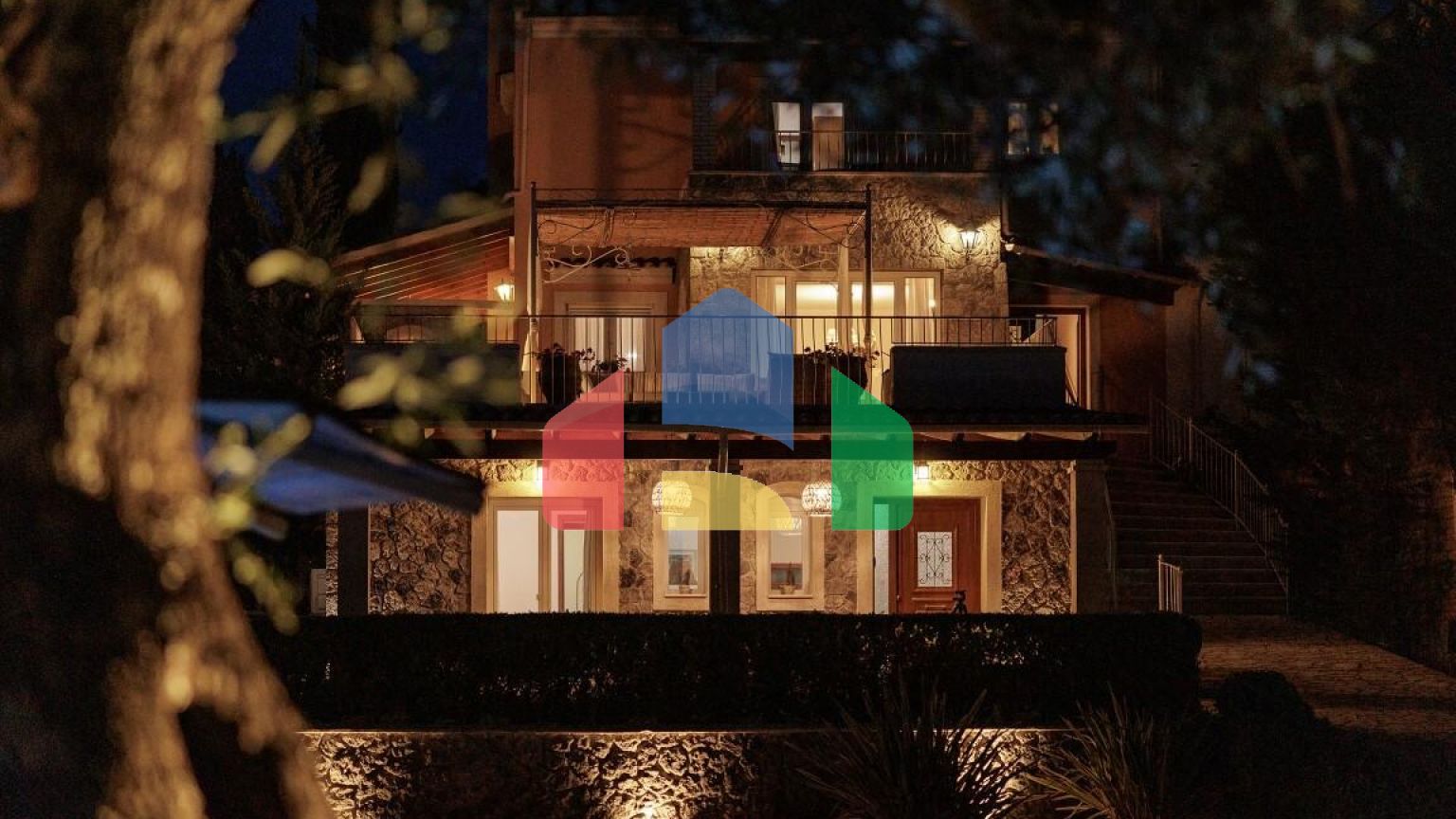 Продажа - Вилла 300 m² на о. Корфу