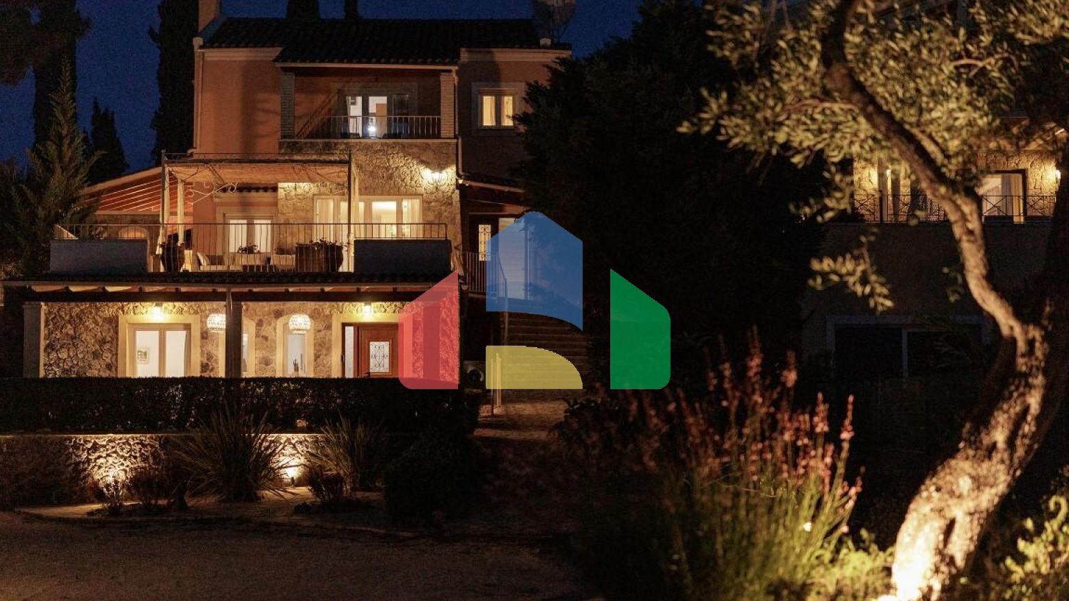 Продажа - Вилла 300 m² на о. Корфу