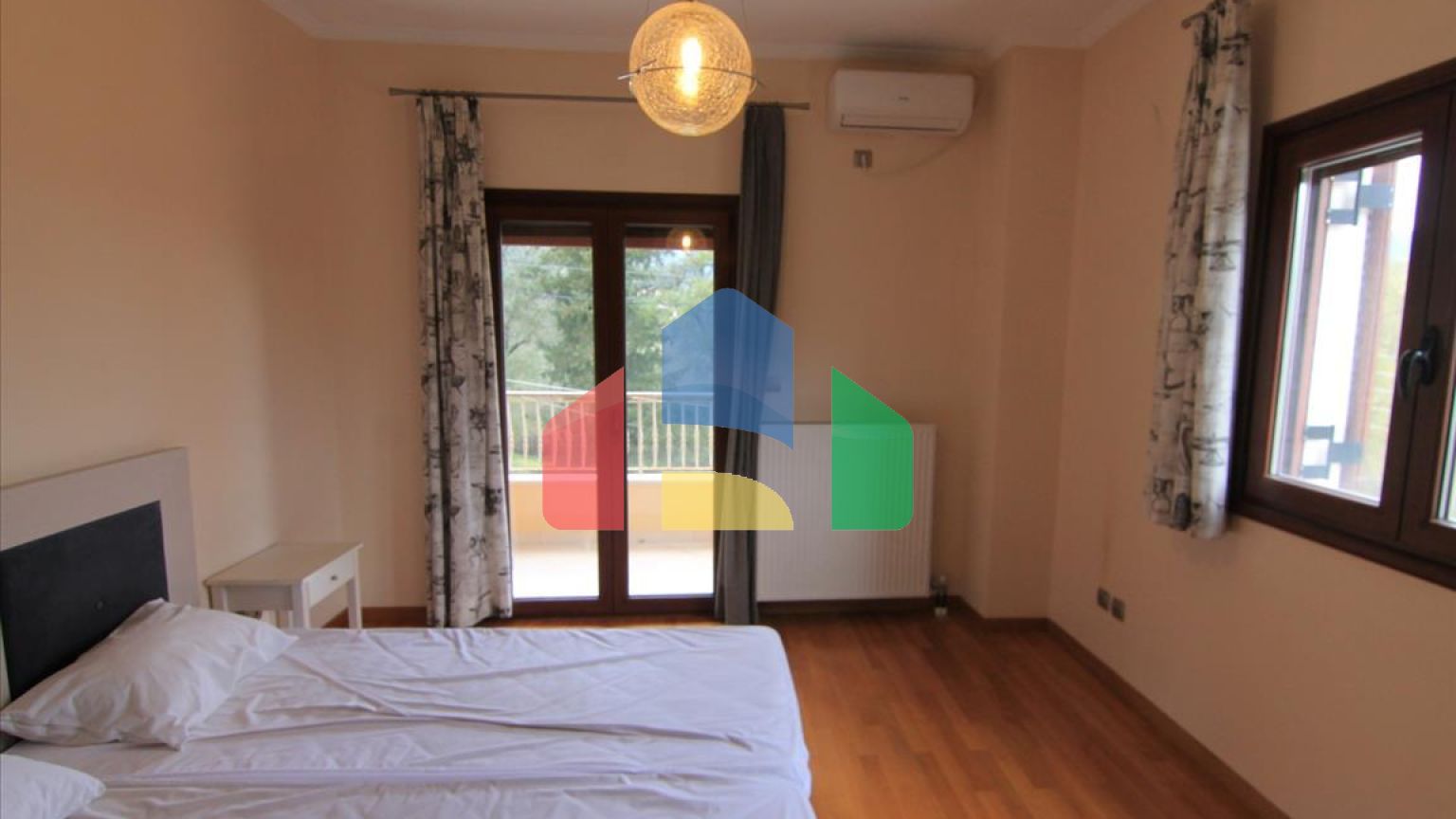 Продаж - Котедж 350 m² на о. Корфу