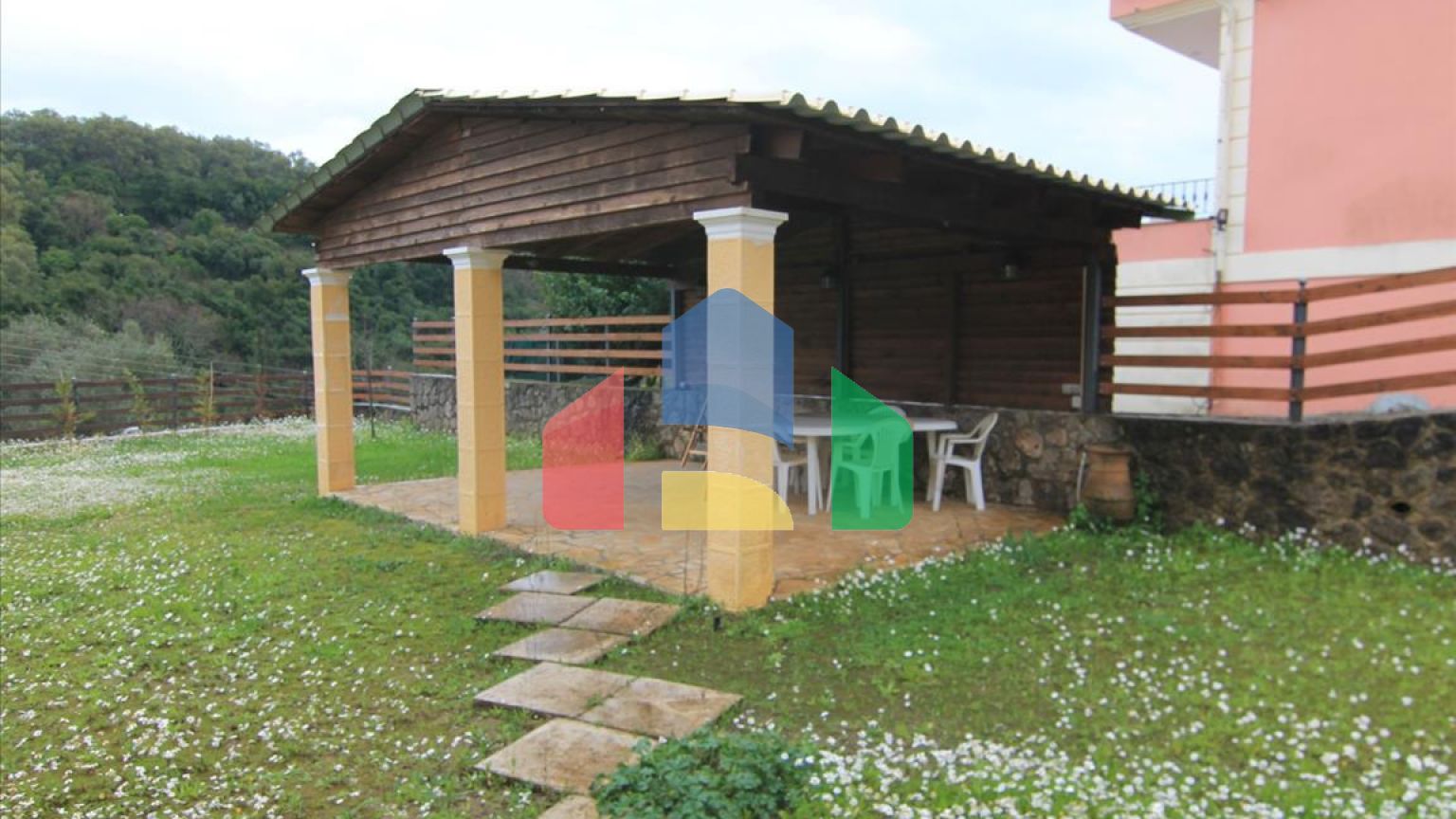 Продаж - Котедж 350 m² на о. Корфу