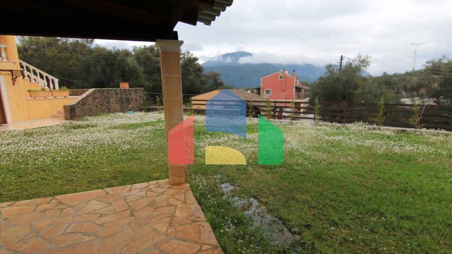 Продаж - Котедж 350 m² на о. Корфу