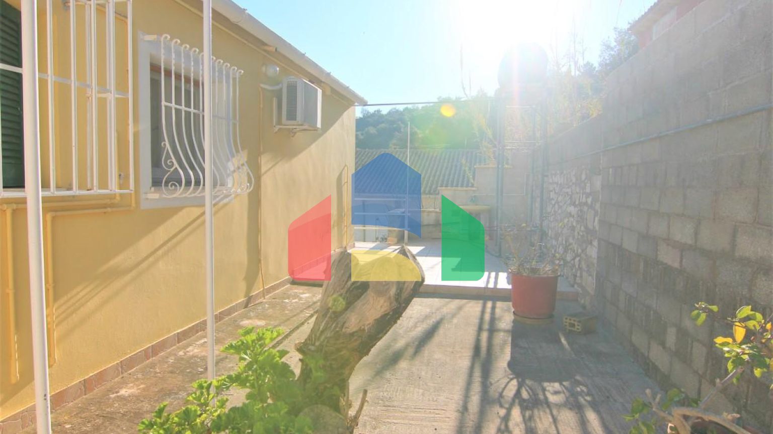 Продажа - Коттедж 110 m² на о. Корфу